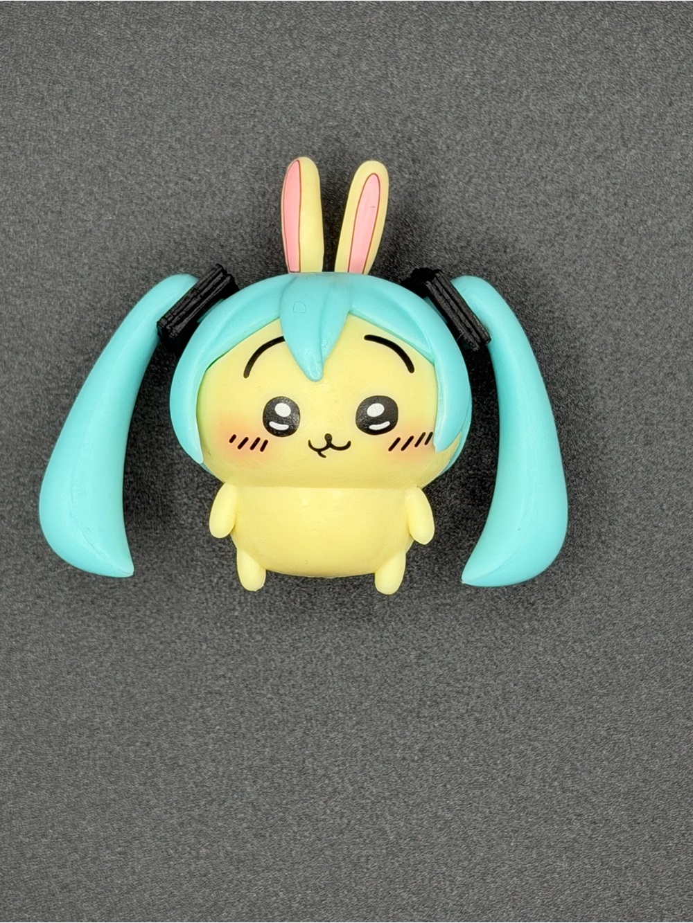 usagi miku figurine